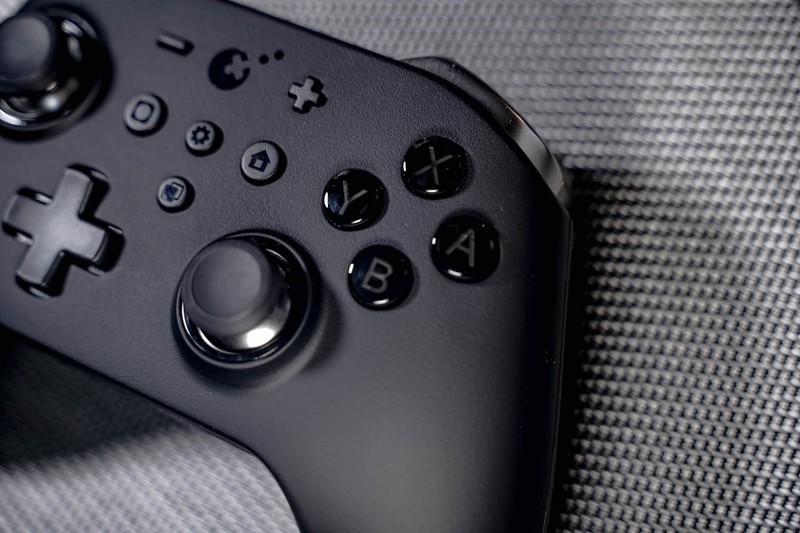 贴心小棉袄送的新年礼物，“香”就一个字——谷粒金刚2PRO手柄