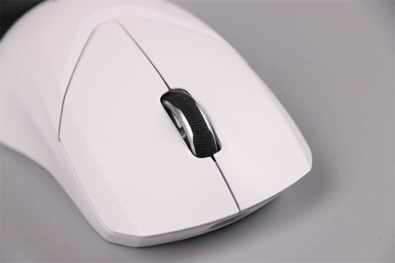 78g自重，160小时续航！手感性能兼顾，雷柏VT9双模游戏鼠标体验