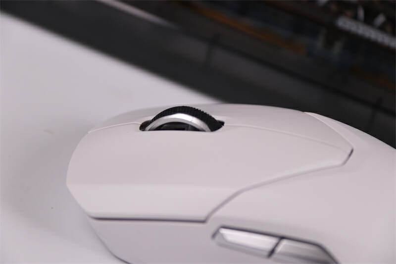 78g自重，160小时续航！手感性能兼顾，雷柏VT9双模游戏鼠标体验