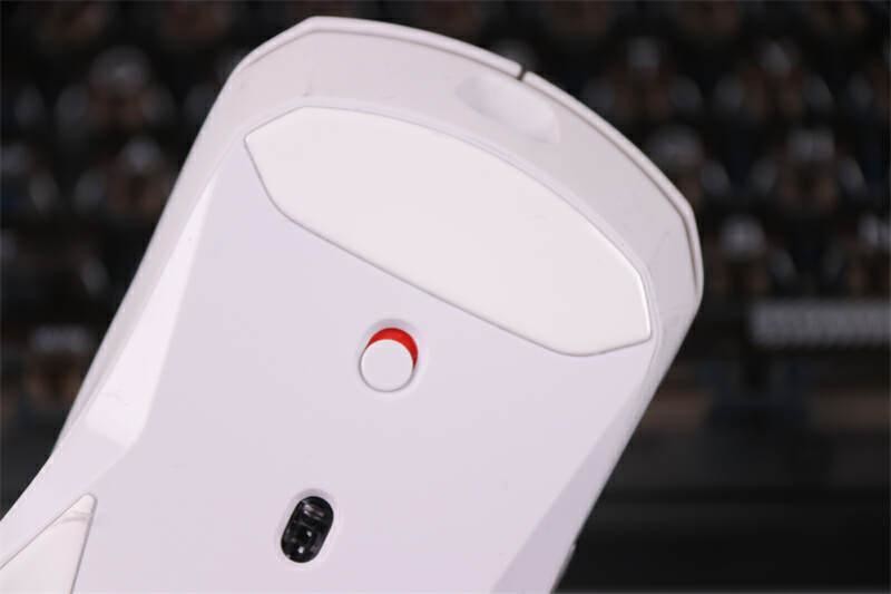 78g自重，160小时续航！手感性能兼顾，雷柏VT9双模游戏鼠标体验