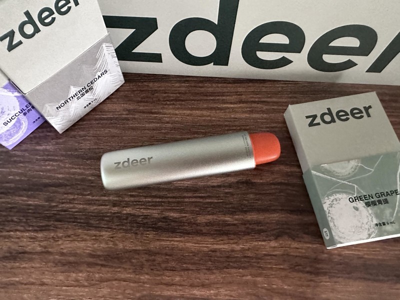 左点电子口腔喷雾：清新口感，健康生活的贴心伙伴