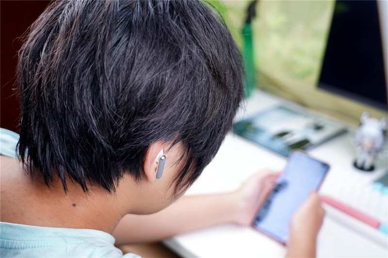 七夕情 人节最佳撒狗粮方式，FIIL Key银宇白耳机为爱情制造惊喜