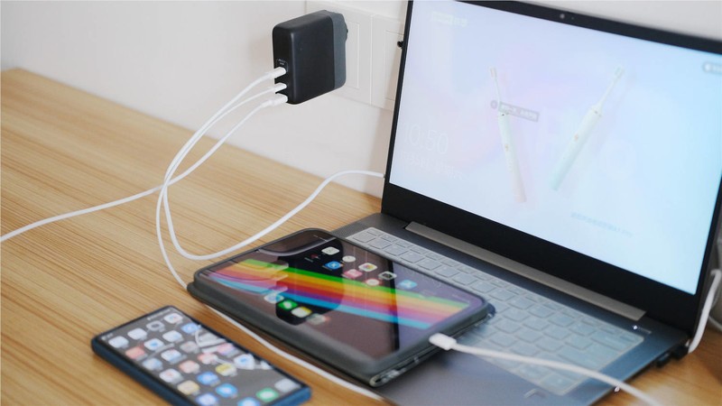 IDMIX 140W氮化镓充电器，一个抵三，出差旅行必备！