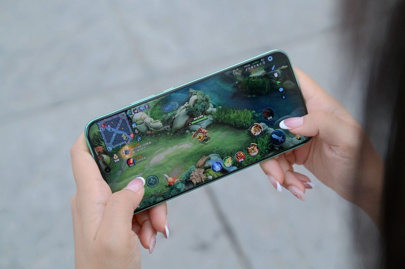 Hi nova 11首发体验：潮流轻薄还擅长拍人像？