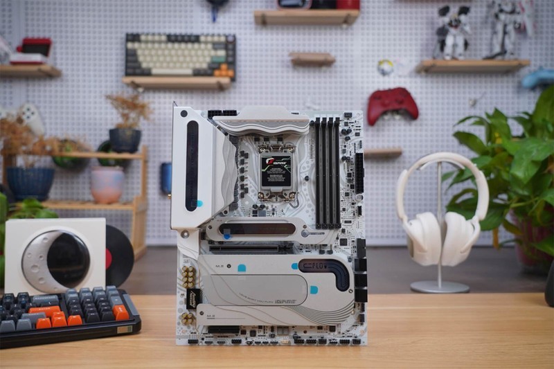 “银河战舰”出击，新旗舰来袭-七彩虹iGame Z790 D5 FLOW主板分享