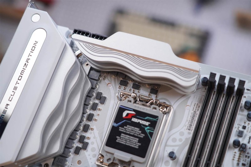 “银河战舰”出击，新旗舰来袭-七彩虹iGame Z790 D5 FLOW主板分享