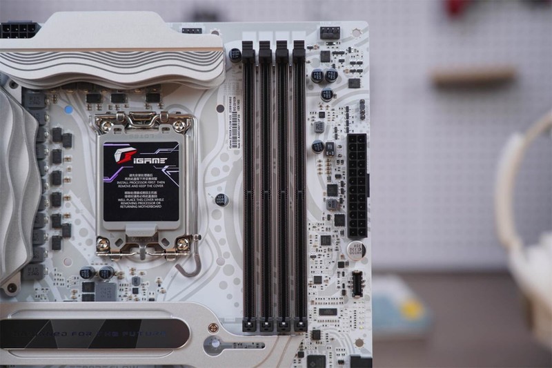 “银河战舰”出击，新旗舰来袭-七彩虹iGame Z790 D5 FLOW主板分享