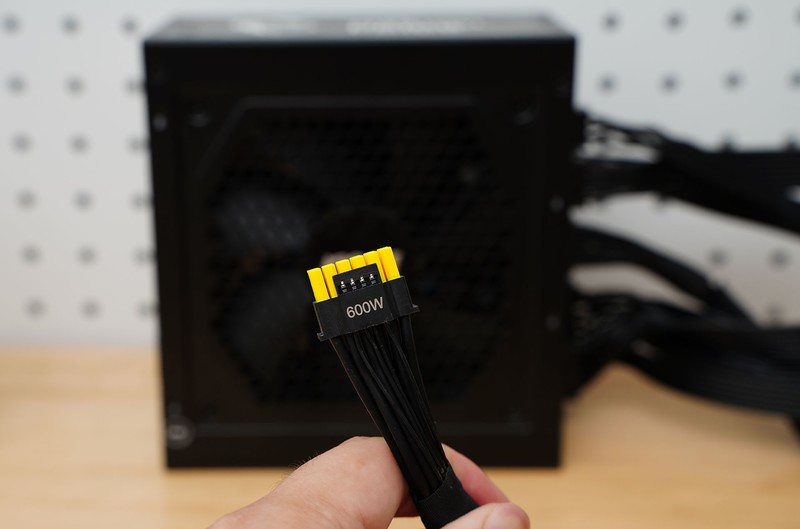 给硬件来个通透海景房微星MAG PANO 100L PZ WHITE白刃PLUS体验