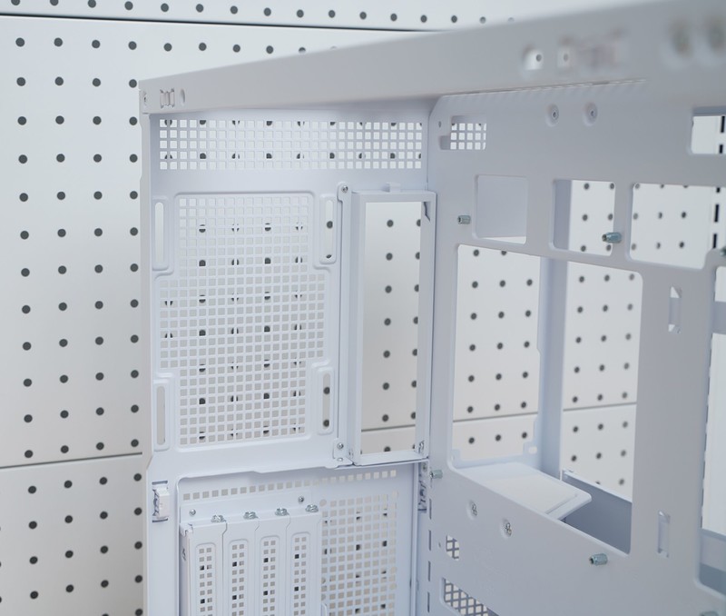 给硬件来个通透海景房微星MAG PANO 100L PZ WHITE白刃PLUS体验