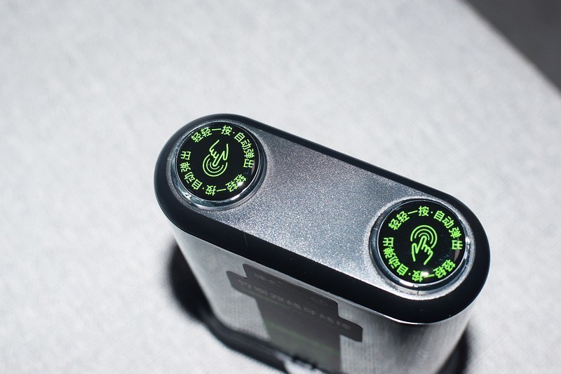 口腔清洁新选择，细致呵护每一颗牙齿 沫么竹炭双线牙线棒