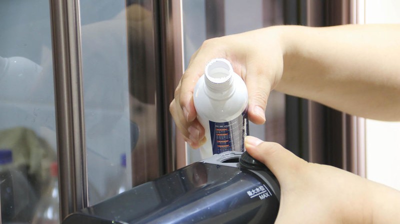 东菱布艺清洗机：高温清污杀菌，解决全屋布艺难题