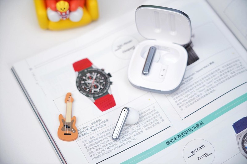 七夕情 人节最佳撒狗粮方式，FIIL Key银宇白耳机为爱情制造惊喜