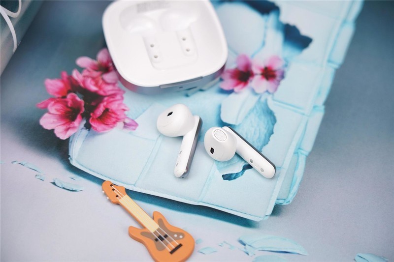 七夕情 人节最佳撒狗粮方式，FIIL Key银宇白耳机为爱情制造惊喜