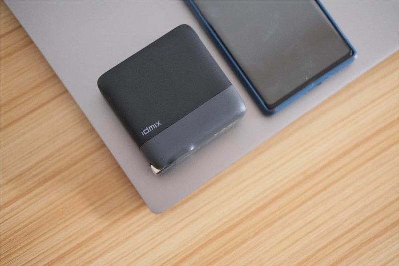 IDMIX 140W氮化镓充电器，一个抵三，出差旅行必备！