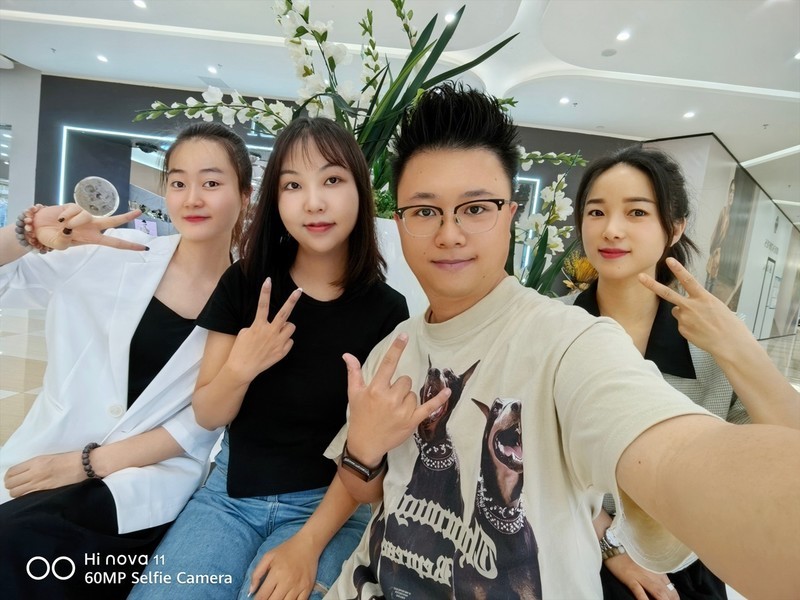 Hi nova 11首发体验：潮流轻薄还擅长拍人像？
