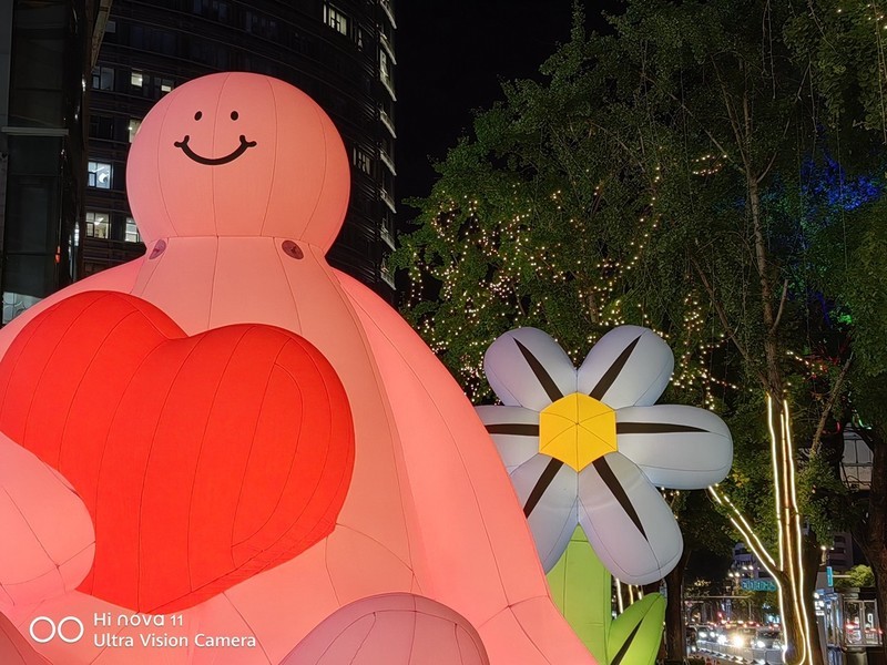 Hi nova 11首发体验：潮流轻薄还擅长拍人像？