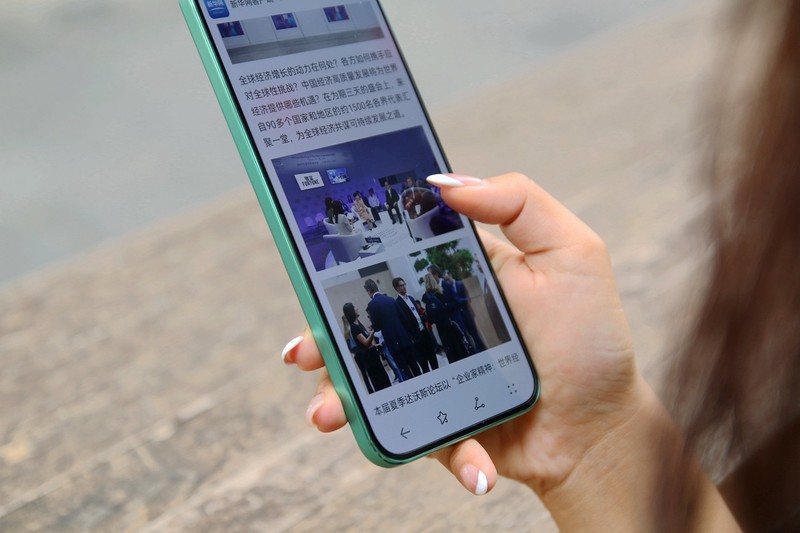 Hi nova 11首发体验：潮流轻薄还擅长拍人像？