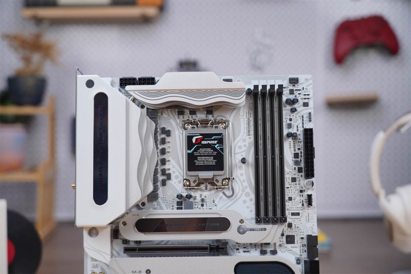 “银河战舰”出击，新旗舰来袭-七彩虹iGame Z790 D5 FLOW主板分享