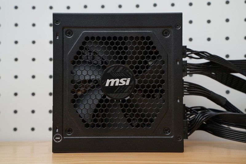 给硬件来个通透海景房微星MAG PANO 100L PZ WHITE白刃PLUS体验