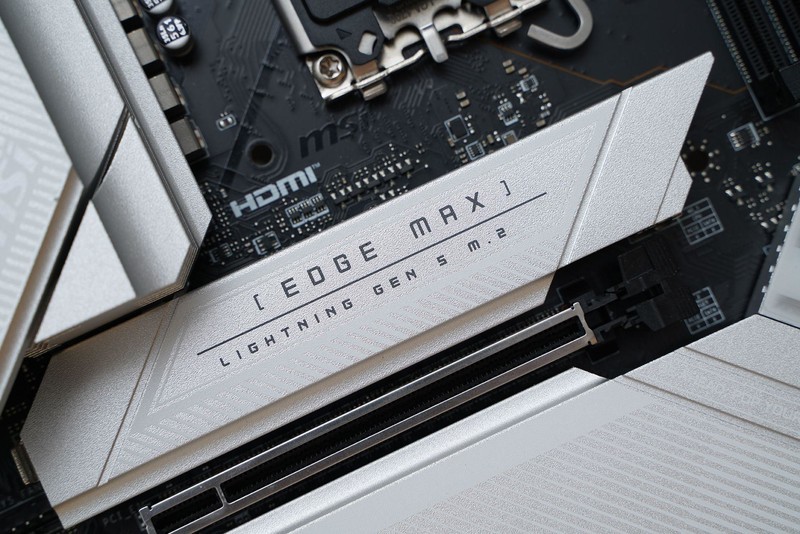 给硬件来个通透海景房微星MAG PANO 100L PZ WHITE白刃PLUS体验