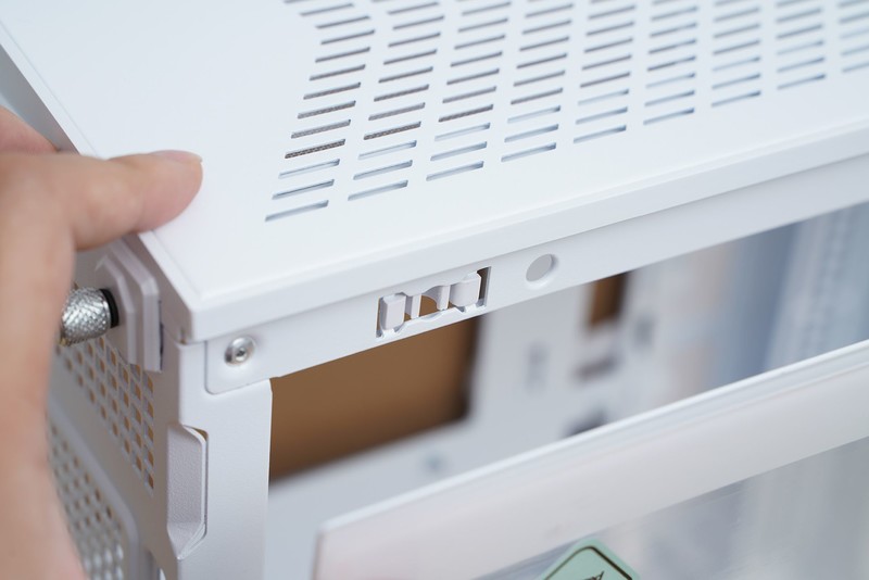 给硬件来个通透海景房微星MAG PANO 100L PZ WHITE白刃PLUS体验