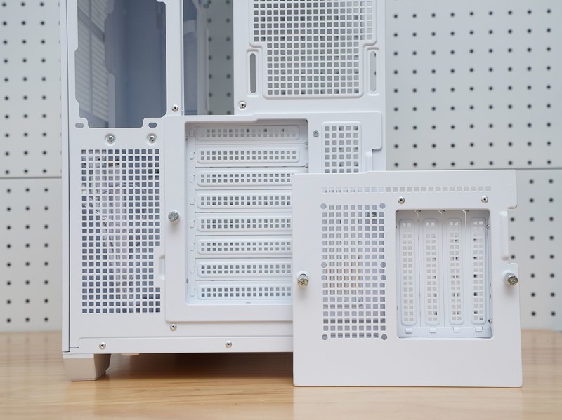 给硬件来个通透海景房微星MAG PANO 100L PZ WHITE白刃PLUS体验