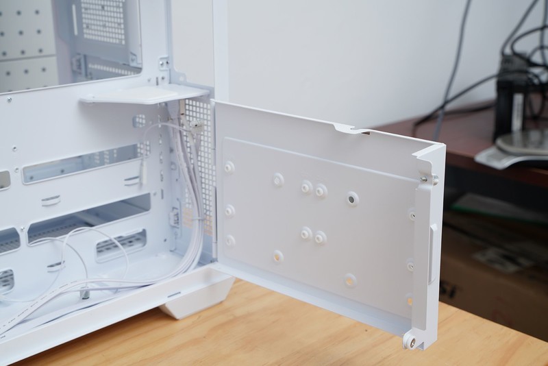 给硬件来个通透海景房微星MAG PANO 100L PZ WHITE白刃PLUS体验