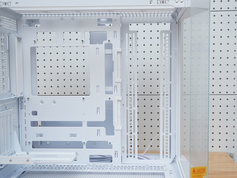 给硬件来个通透海景房微星MAG PANO 100L PZ WHITE白刃PLUS体验