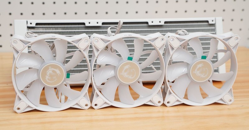 给硬件来个通透海景房微星MAG PANO 100L PZ WHITE白刃PLUS体验