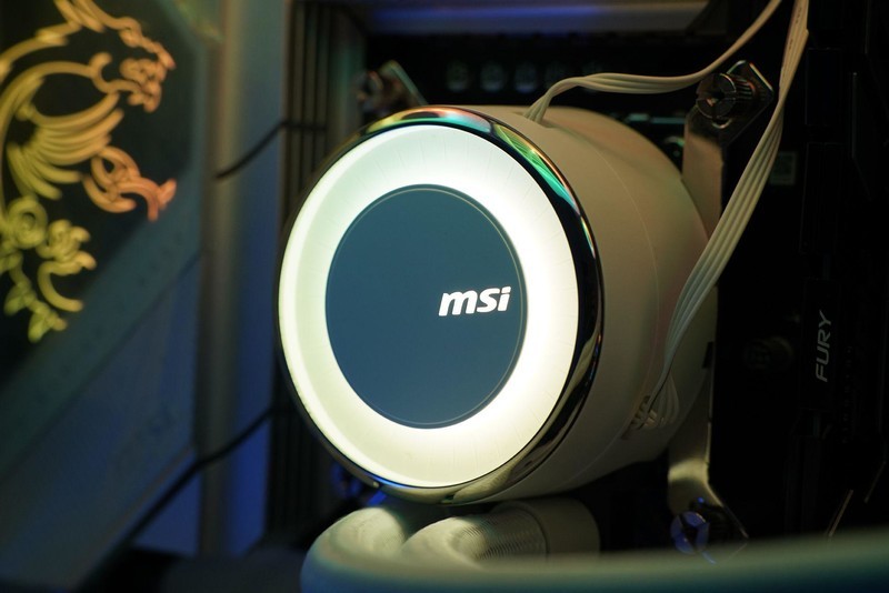 给硬件来个通透海景房微星MAG PANO 100L PZ WHITE白刃PLUS体验