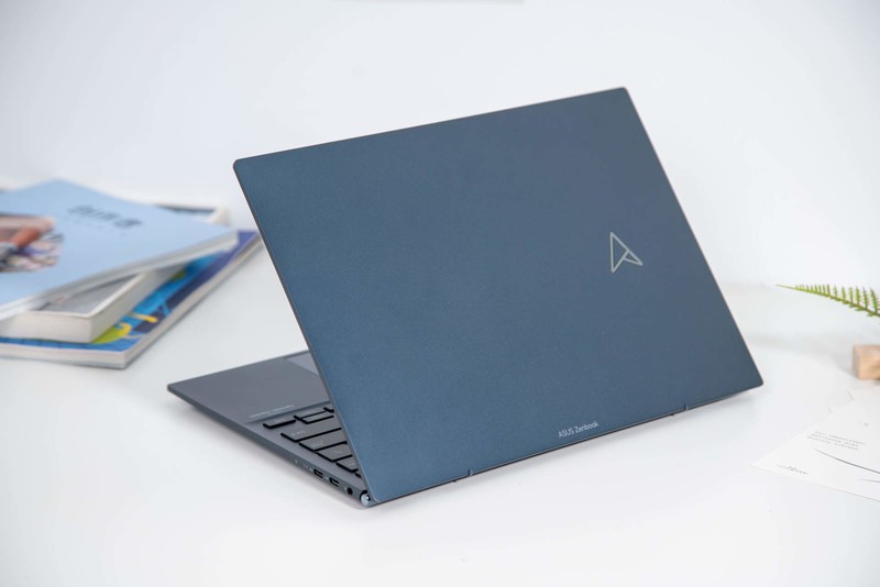 拒绝搬砖，华硕灵耀X 13 锐龙版，兼具实力和颜值的优雅