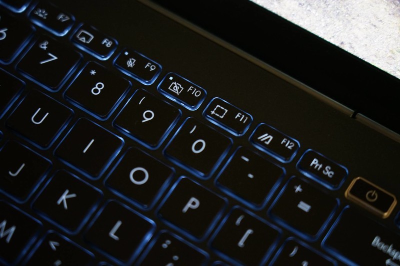 拒绝搬砖，华硕灵耀X 13 锐龙版，兼具实力和颜值的优雅