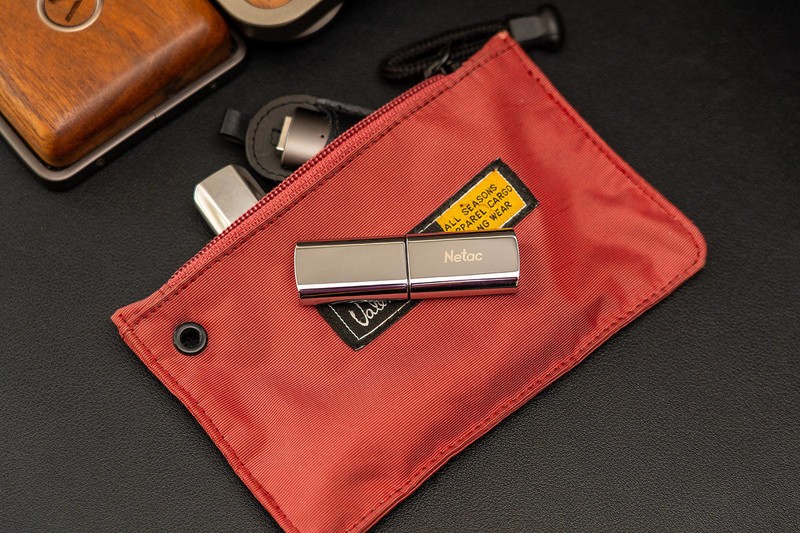 体积与普通U盘一样大，速度却快十几倍，朗科US2固态闪存盘评测