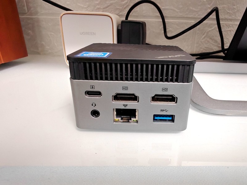 比台式机体积小了50倍，比笔记本还便携，这么小的电脑到底好用吗