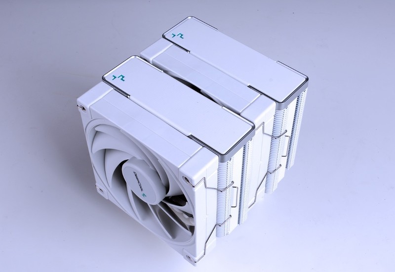 好看实用还不贵的白色装机方案，先马黑洞X雪装版+12400+3070Ti装机分享