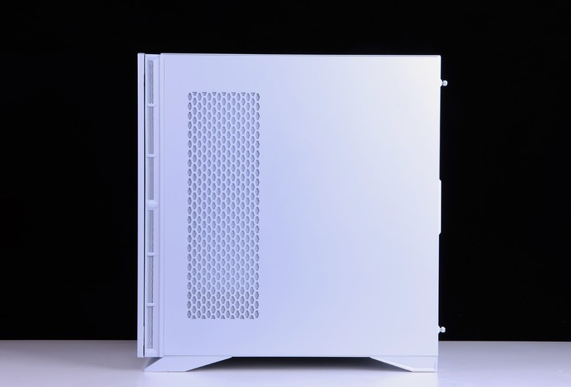 好看实用还不贵的白色装机方案，先马黑洞X雪装版+12400+3070Ti装机分享