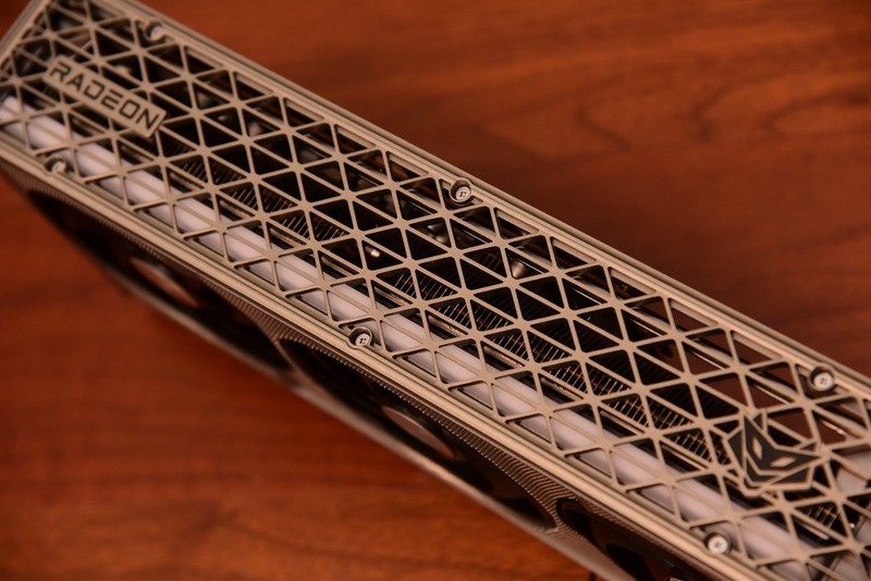 中流砥柱，游戏战将，AMD 9600X PK 265K！谁更强？