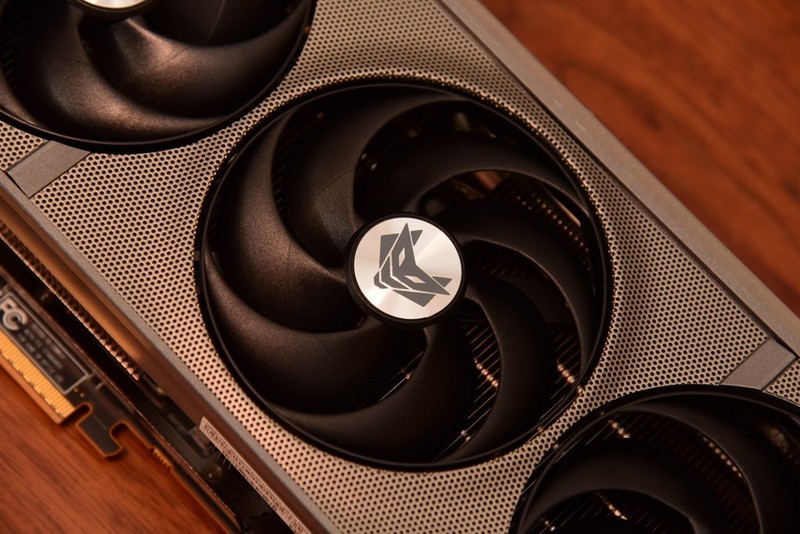 中流砥柱，游戏战将，AMD 9600X PK 265K！谁更强？