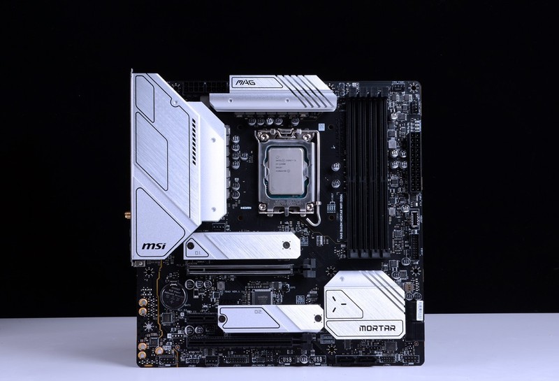 好看实用还不贵的白色装机方案，先马黑洞X雪装版+12400+3070Ti装机分享