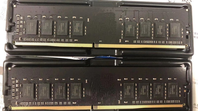 儿童节订购的协德DDR4-2666 8GB内存x2到货了！感觉损失的1个亿又回来了！