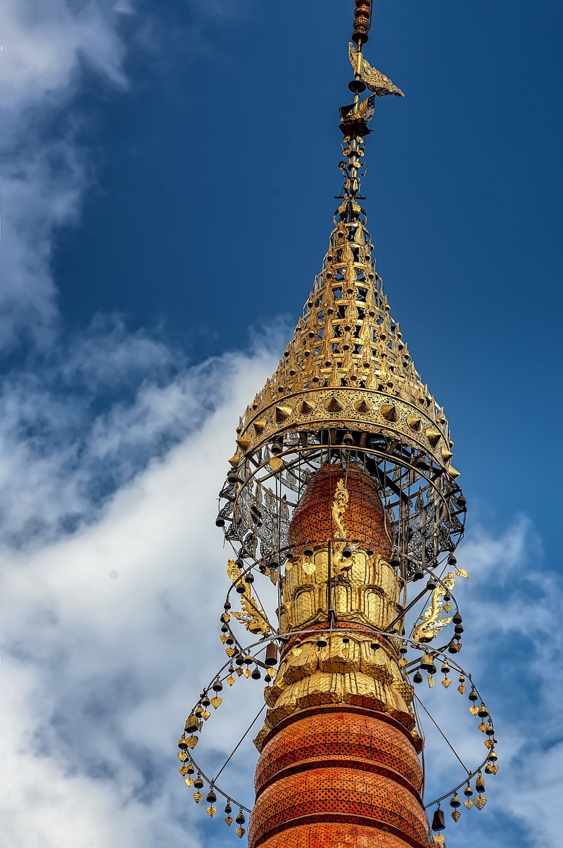 瑞丽 · 总佛寺 · 小金塔