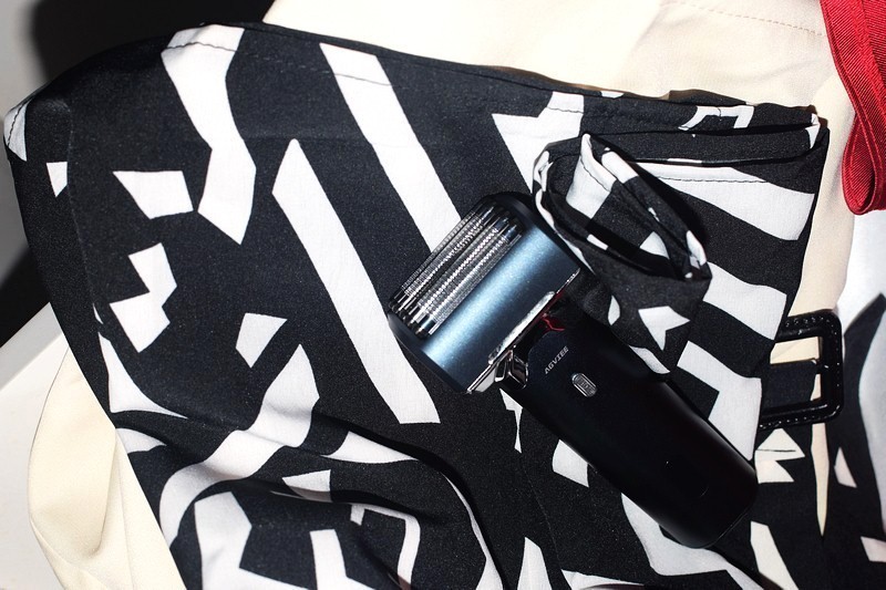 净剃新高度！未野MRX剃须刀测评:5刀头狂魔与纤薄刀片，打造极致无痕剃须体验