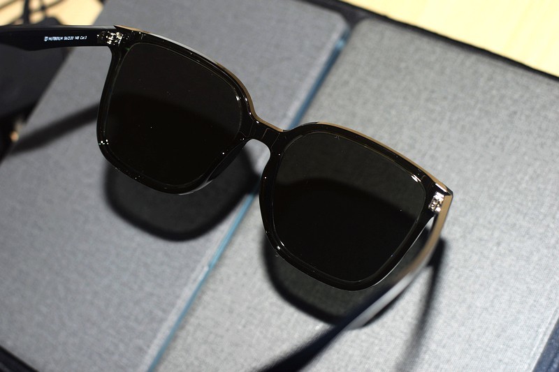 护眼利器镜框镜片一体注塑 米家方框偏光太阳镜 尼龙款