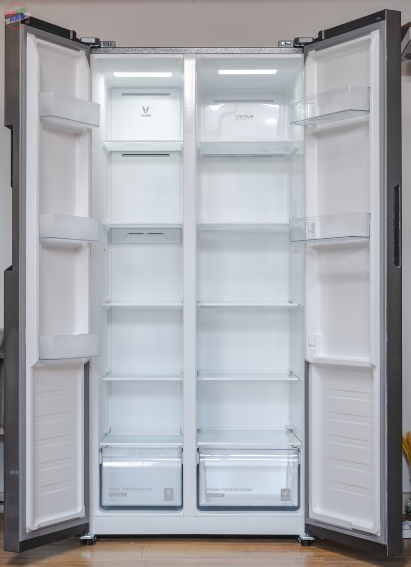 现代冰箱都有大屏了？保鲜出色还能教做菜，云米大屏冰箱智能满满