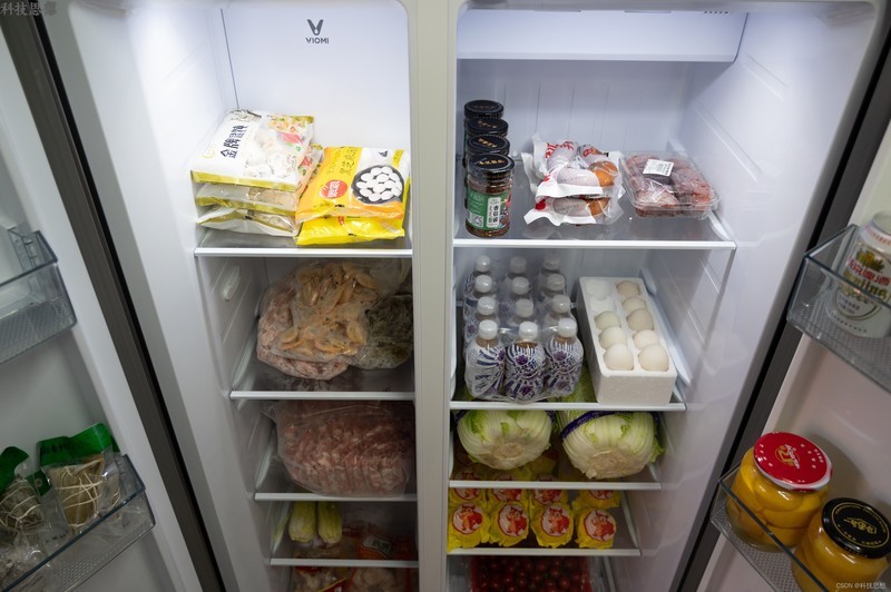 更智能的云米双开门风冷冰箱，除了追剧，还能让食材井井有条