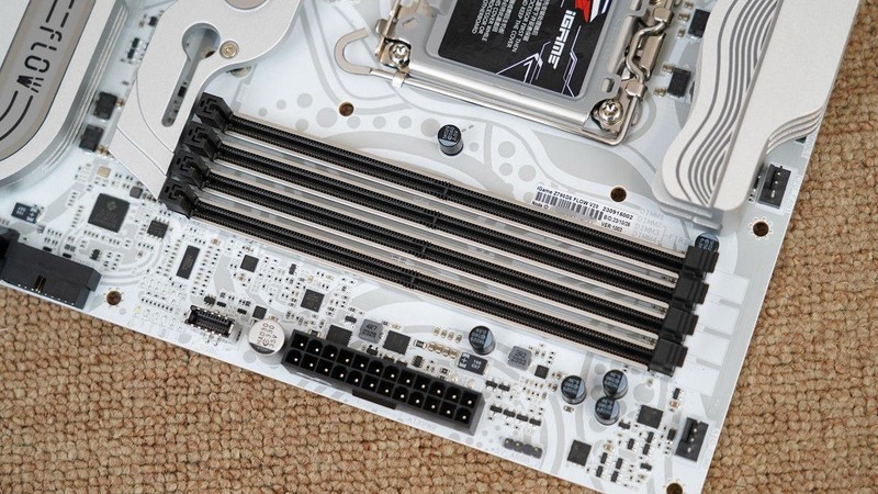 颜值性能我全都要，七彩虹 iGame Z790D5 FLOW主板体验分享