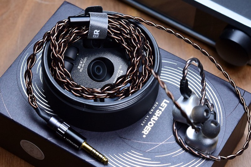 可能是聆听现场LIVE的最佳平板振膜耳机，只要699！铄耳S08简评