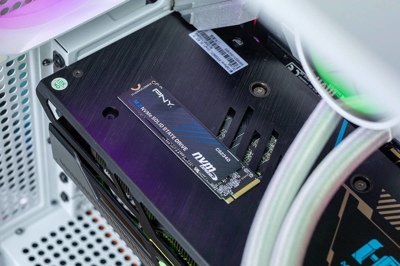 用必恩威（PNY）CS2340固态硬盘，畅玩《黑神话：悟空》