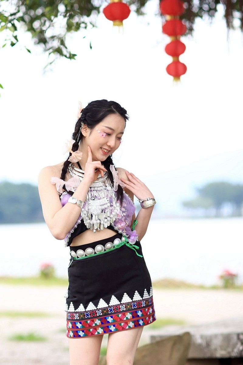 侗族姑娘-可爱美丽