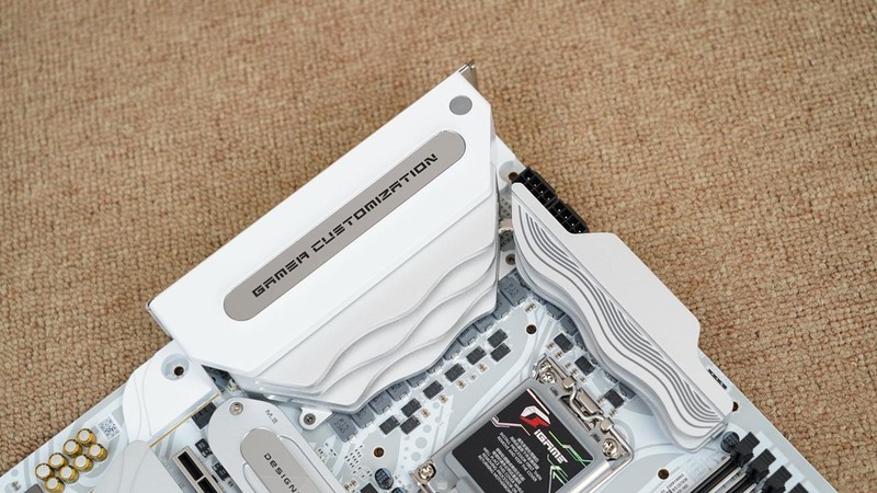 颜值性能我全都要，七彩虹 iGame Z790D5 FLOW主板体验分享